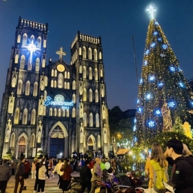 Giáng Sinh Ở Việt Nam: Những Món Ngon Không Thể Thiếu Cho Tiệc Quây Quần